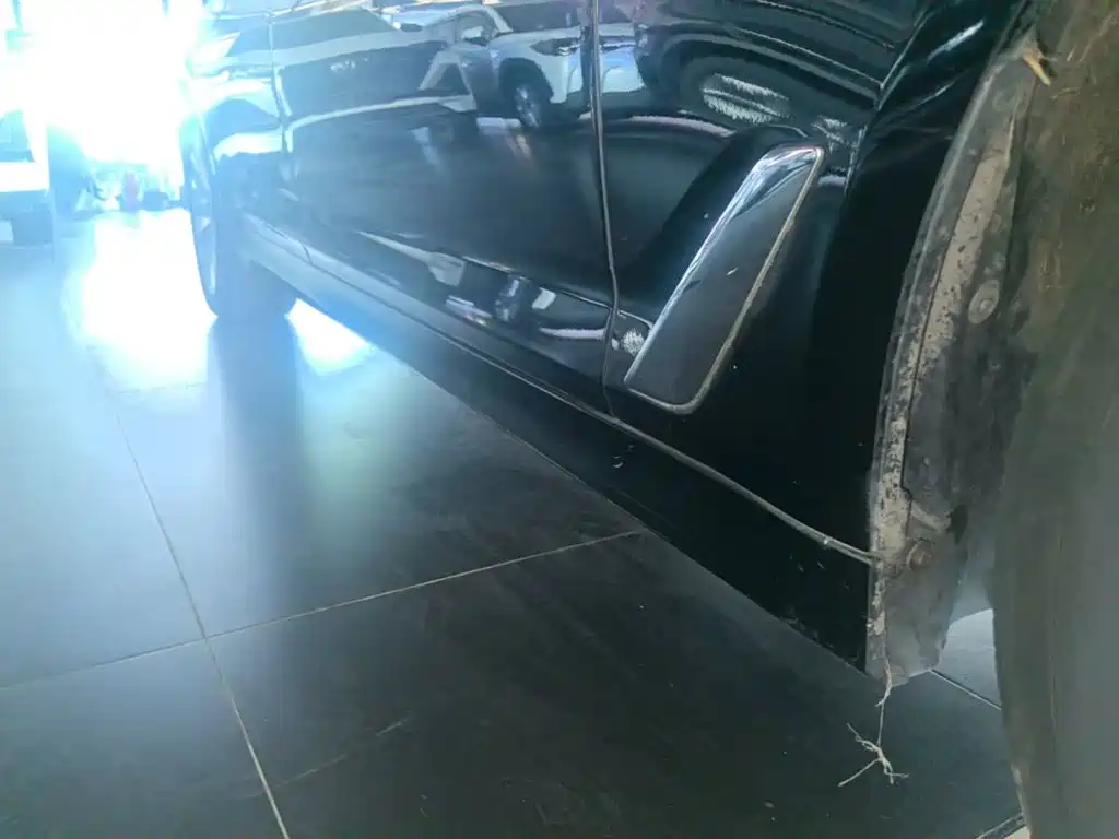 BMW 5 Series — миниатюра 21