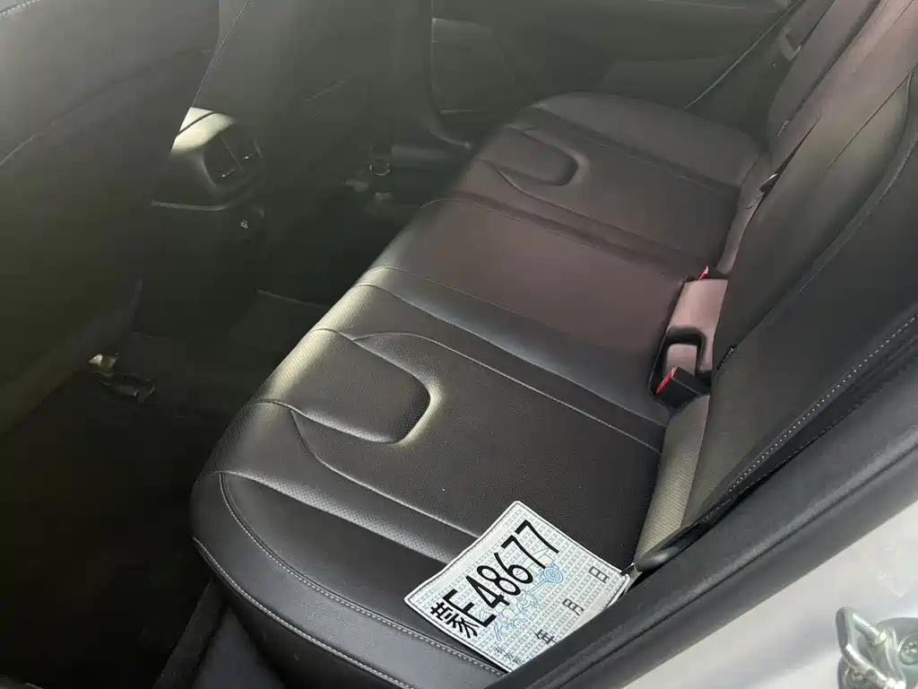 Hyundai Elantra — миниатюра 11