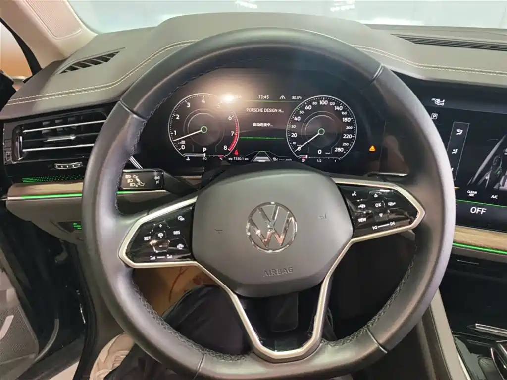 Volkswagen Touareg 2021 3.0TSI Sport