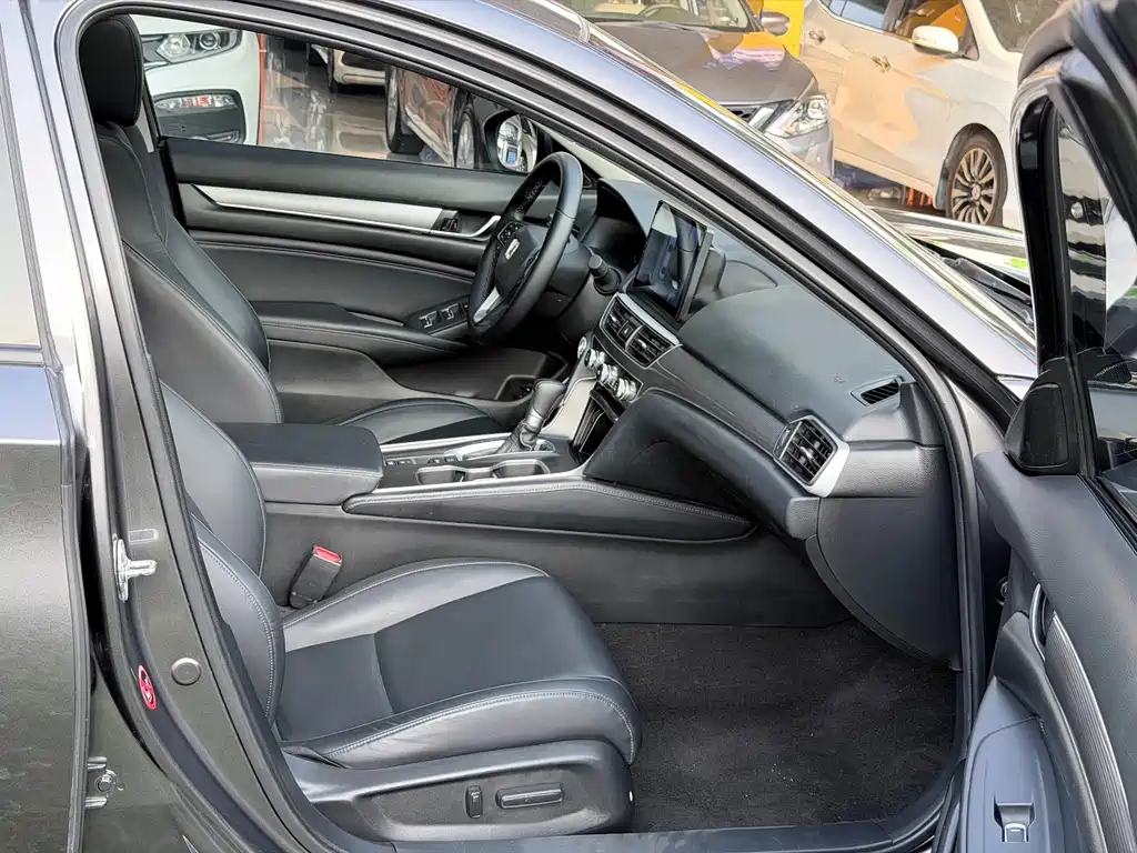 Honda Accord — миниатюра 9