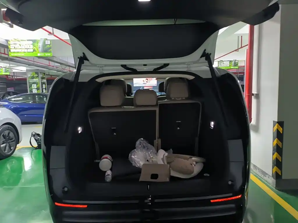 Li Auto Li MEGA — миниатюра 19