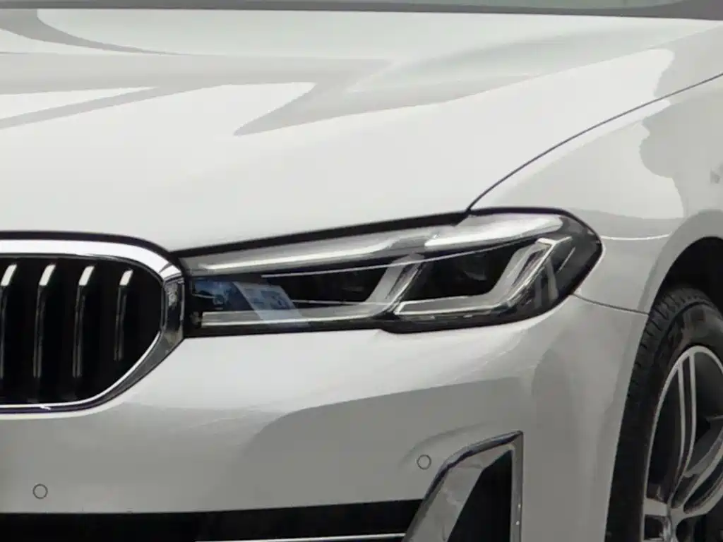 BMW 5 Series — миниатюра 3
