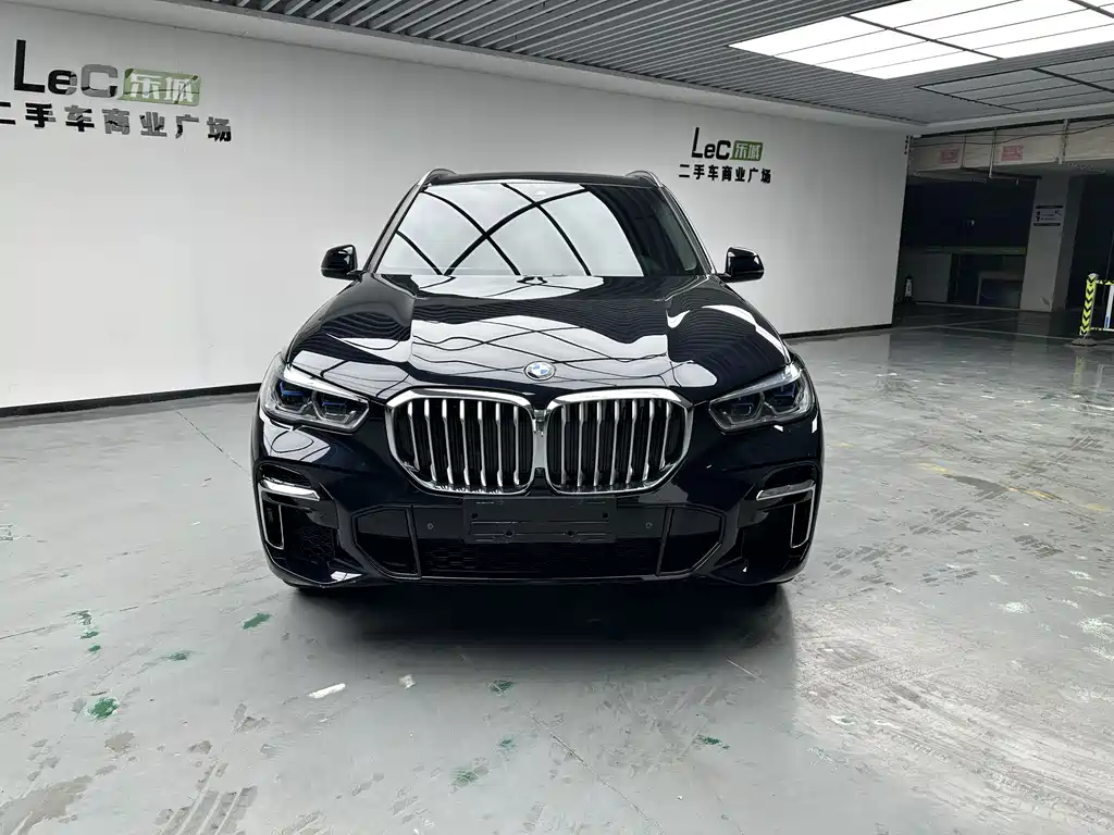 BMW X5 2022 xDrive 30Li M Sport