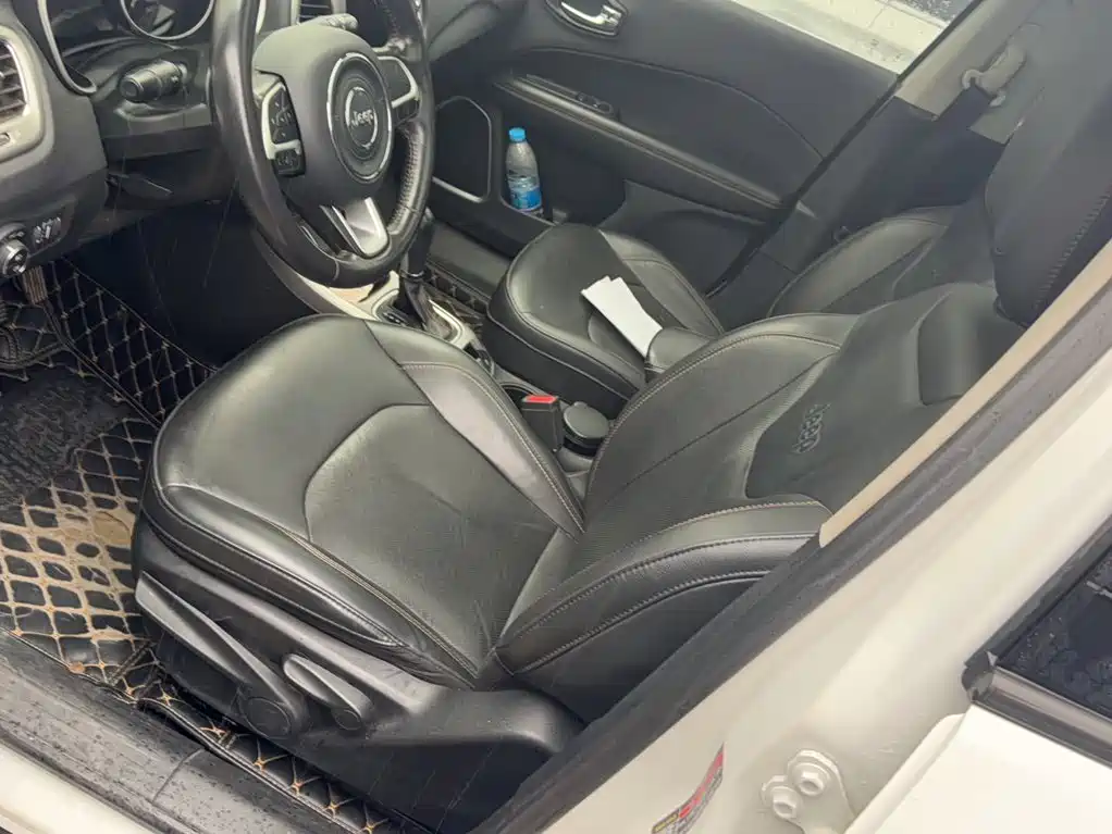 Jeep Compass — миниатюра 12