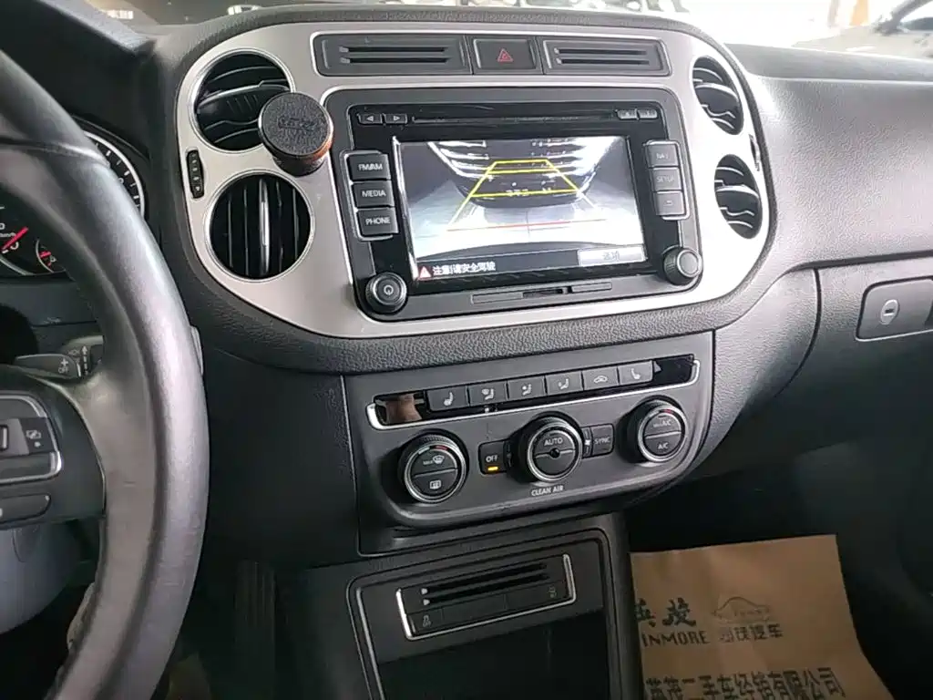 Volkswagen Tiguan — миниатюра 13