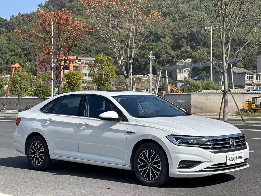 Volkswagen Sagitar 2020