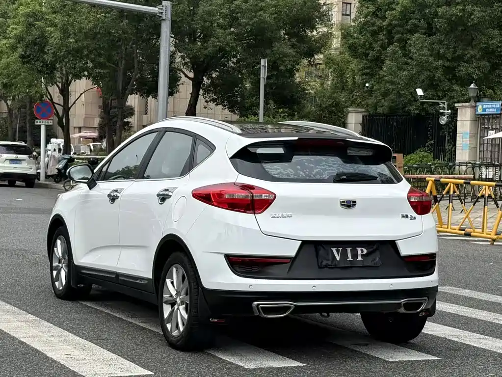 Geely Emgrand GS — миниатюра 7