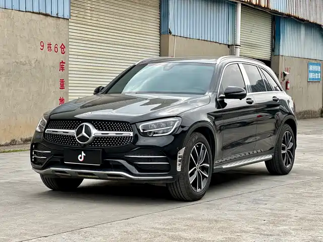 MERCEDES-BENZ GLC