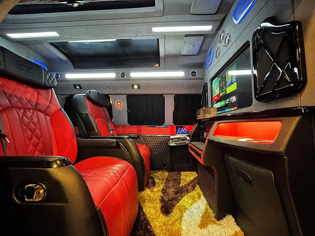 GMC Savana — миниатюра 17