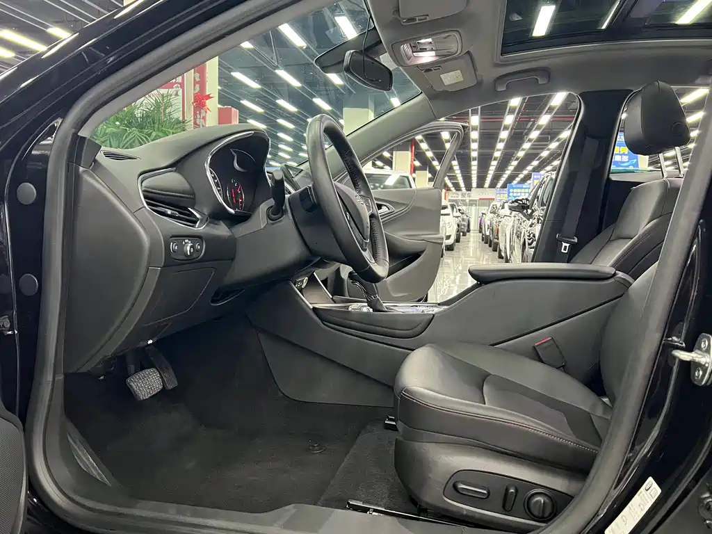 Chevrolet Malibu XL — миниатюра 16