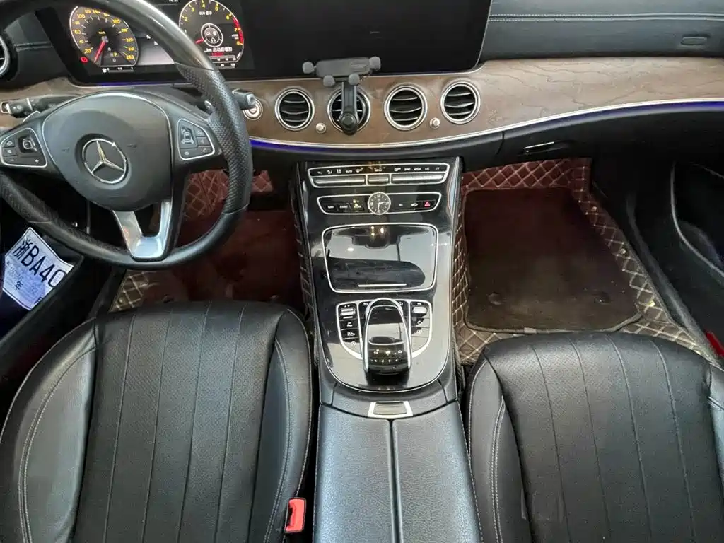 MERCEDES-BENZ E CLASS