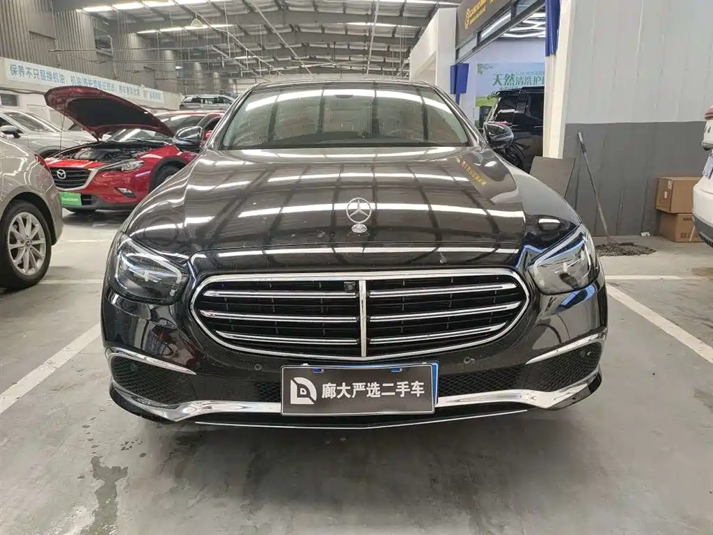 Mercedes-Benz E-Class — миниатюра 2