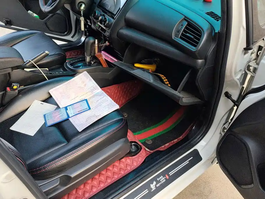 Honda Fit — миниатюра 8