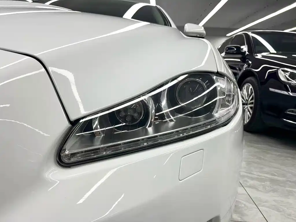 Jaguar XJ — миниатюра 26