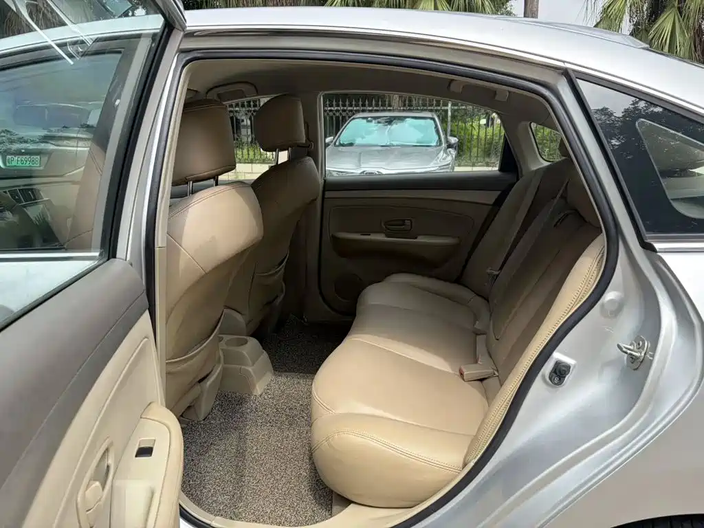 Nissan Sylphy — миниатюра 6
