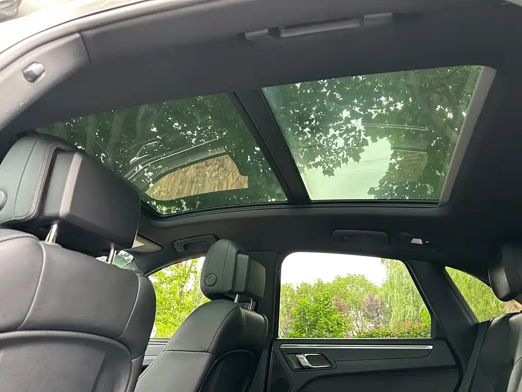 Porsche Macan — миниатюра 15