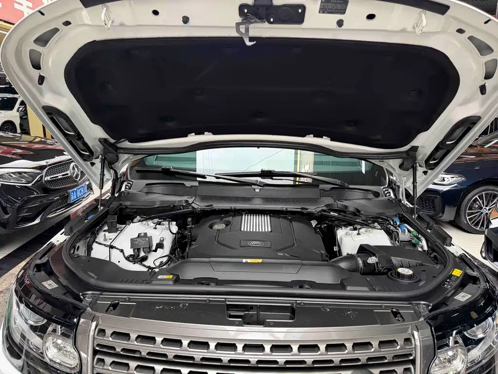 Land Rover Range Rover — миниатюра 30