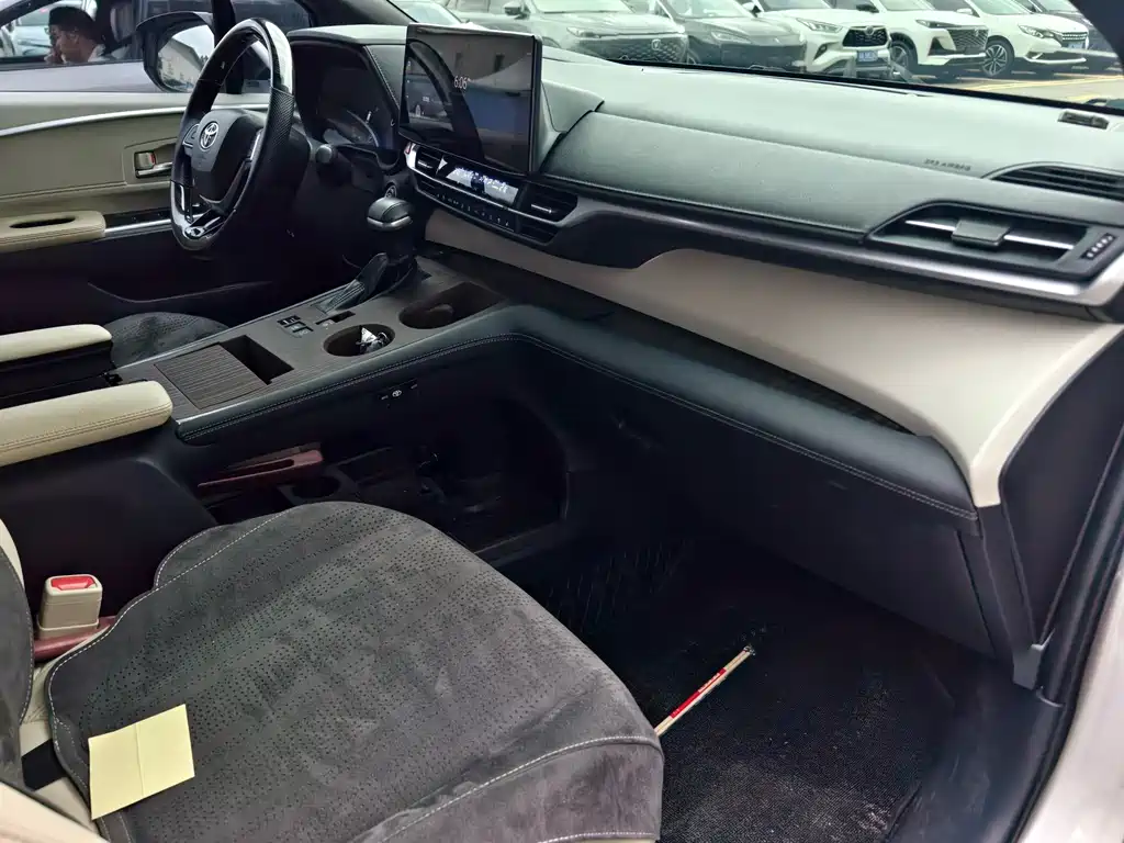 Toyota Sienna — миниатюра 9