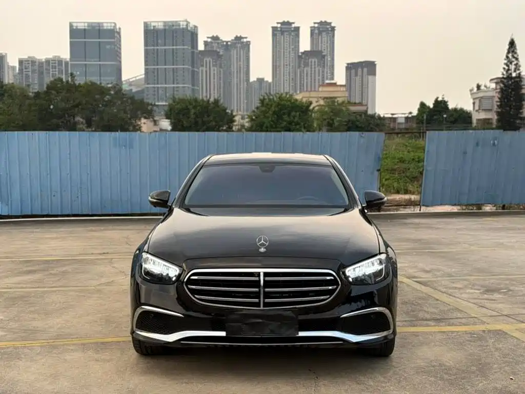 Mercedes-Benz E-Class — миниатюра 2