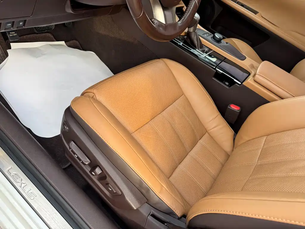 Lexus ES 2015 300h Luxury