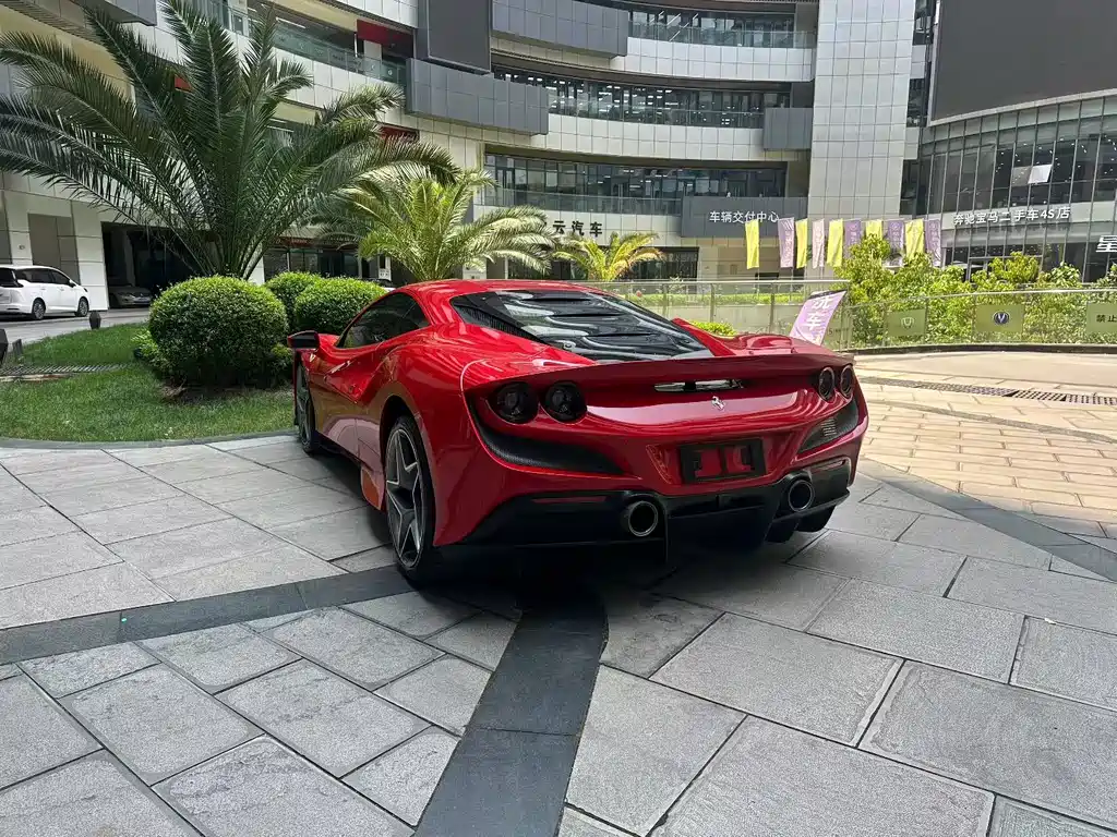 Ferrari F8 Tributo 3.9T V8, фото 5