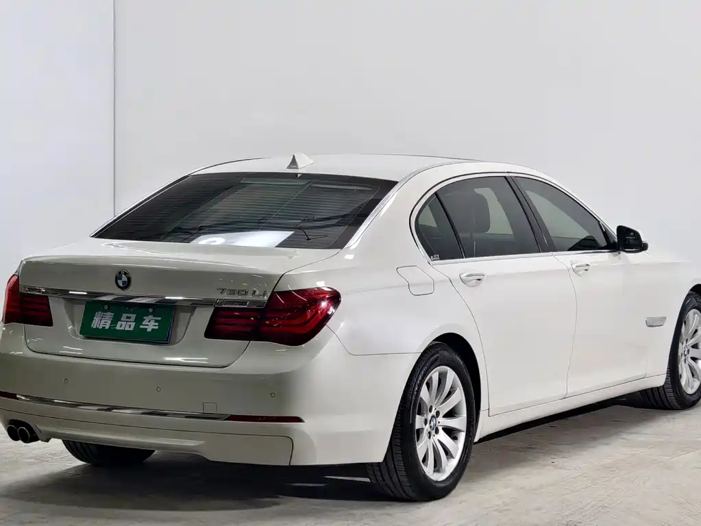 BMW 7 Series — миниатюра 4