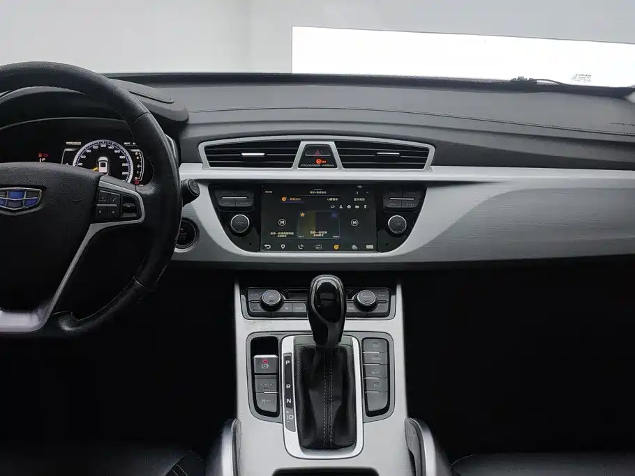 Geely Boyue — миниатюра 13