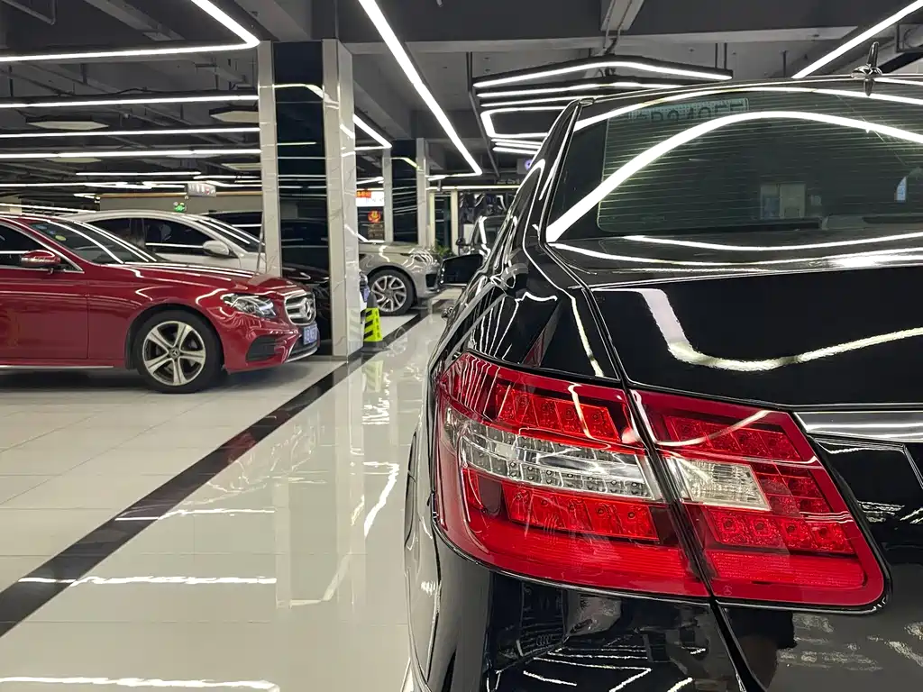 Mercedes-Benz E-Class — миниатюра 44
