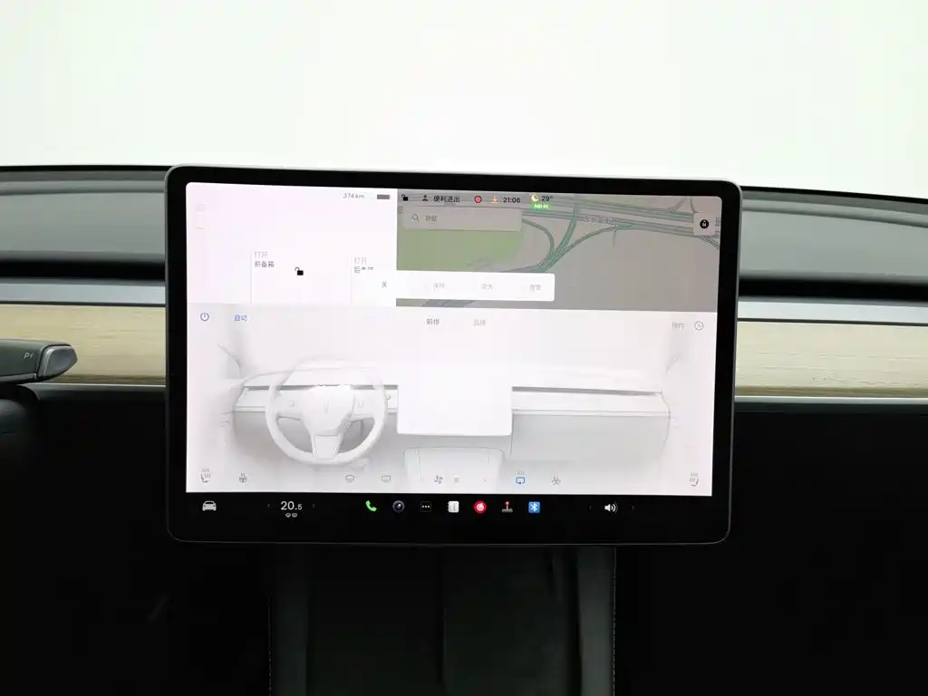 Tesla Model Y — миниатюра 12