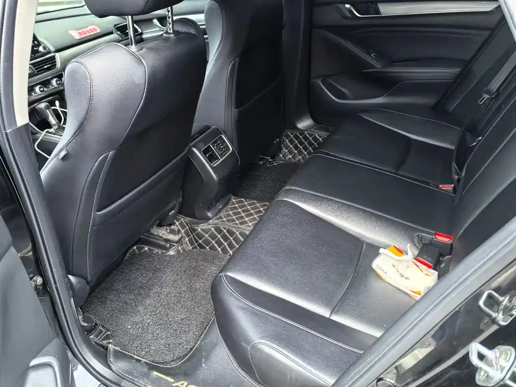 Honda Accord — миниатюра 9