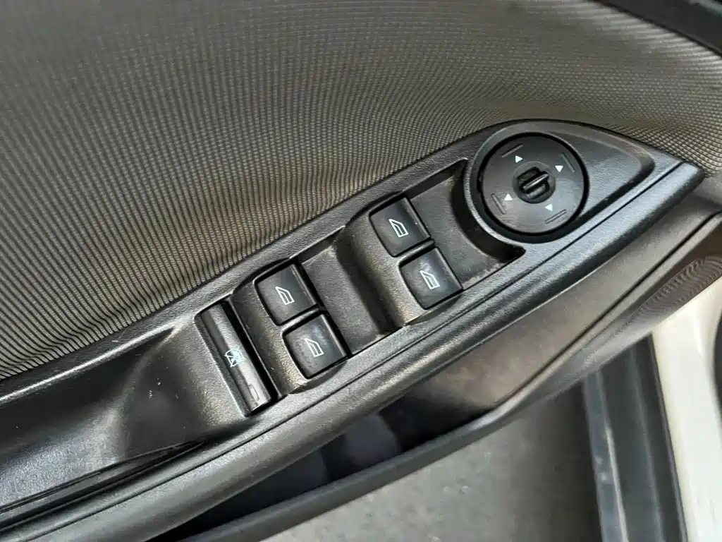 Ford Focus — миниатюра 7
