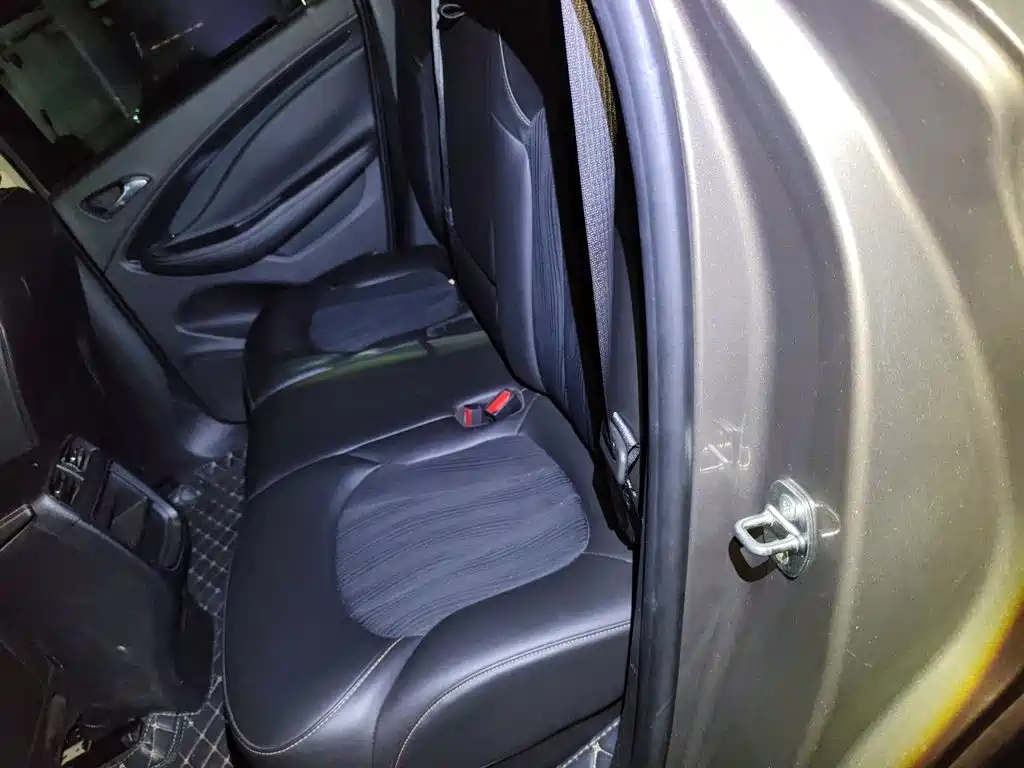 Buick Envision Plus — миниатюра 13