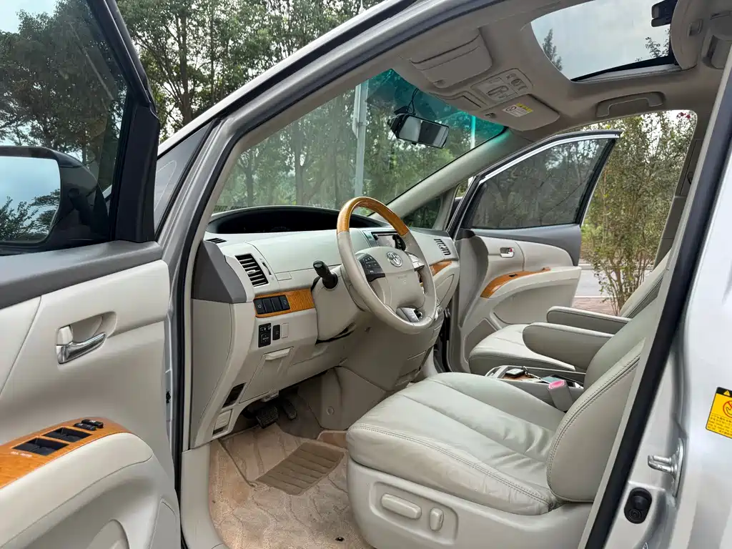 Toyota Previa — миниатюра 17