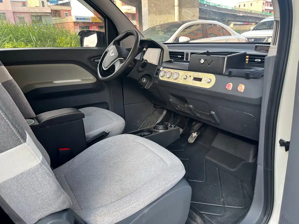 Wuling MINIEV — миниатюра 3