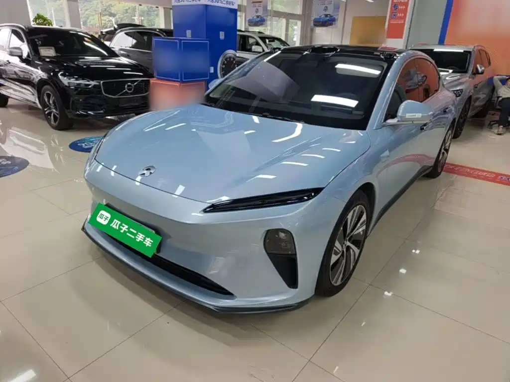 NIO ET5
