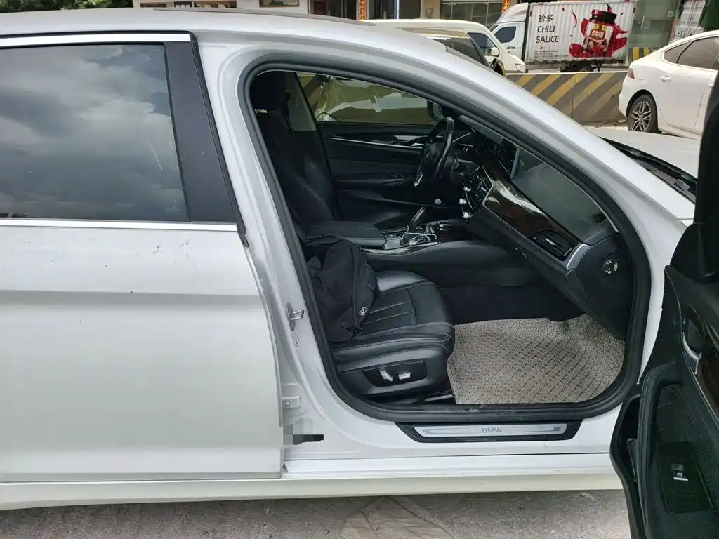 BMW 5 Series — миниатюра 20
