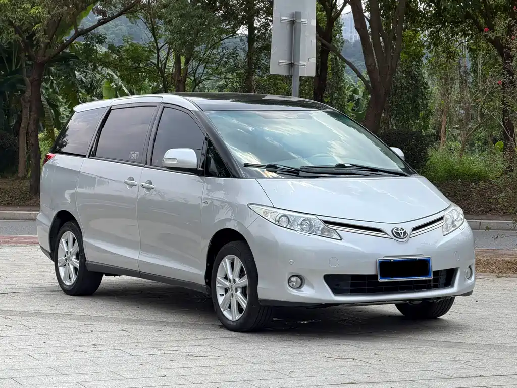 Toyota Previa — миниатюра 3