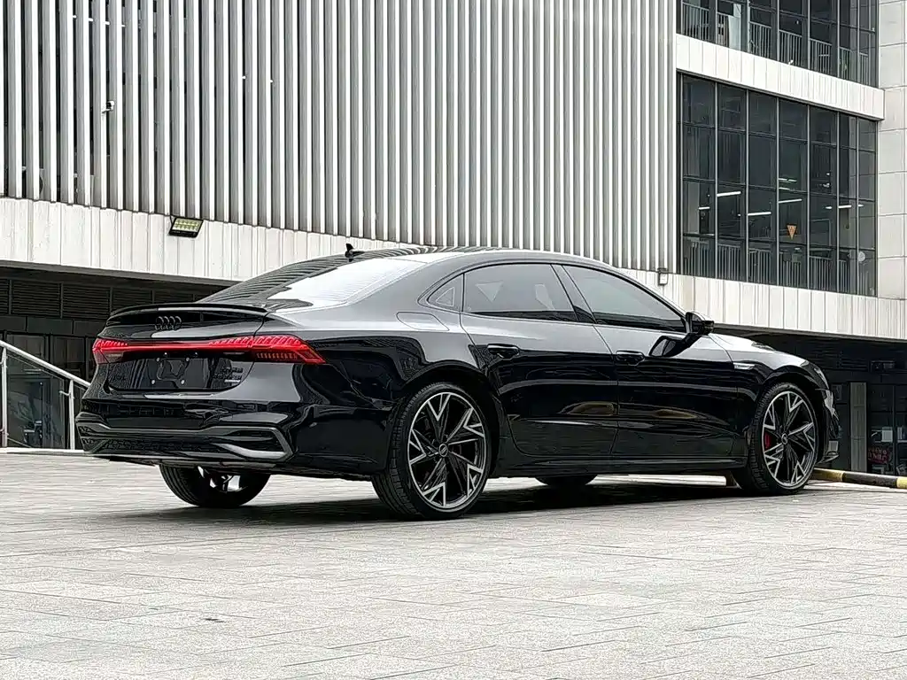 Audi A7L 2024 45 TFSI quattro S-line