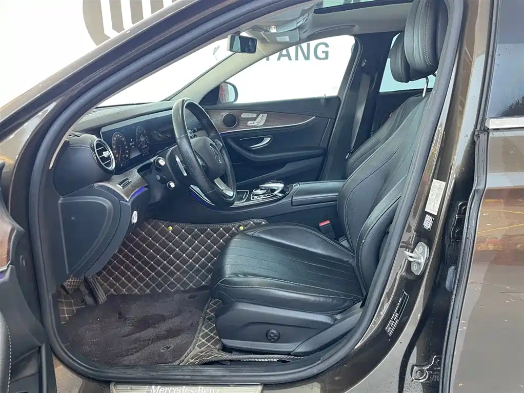 MERCEDES-BENZ E CLASS