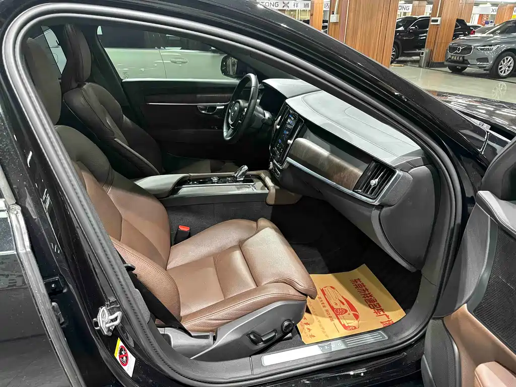 Volvo S90 2022 B5 Luxury