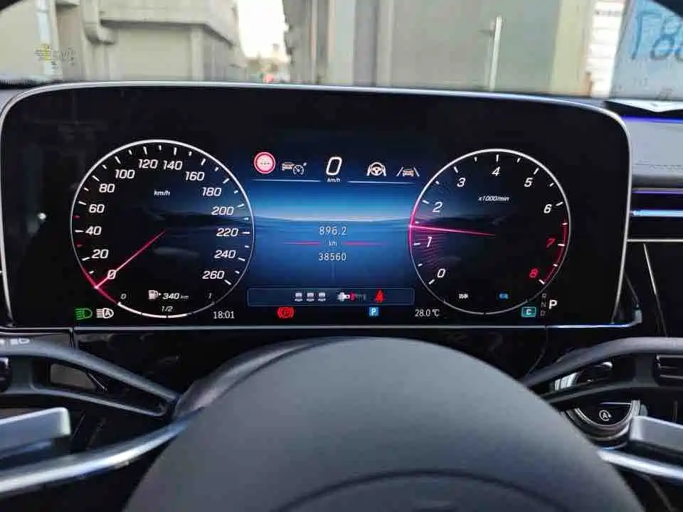 Mercedes-Benz E-Class — миниатюра 7