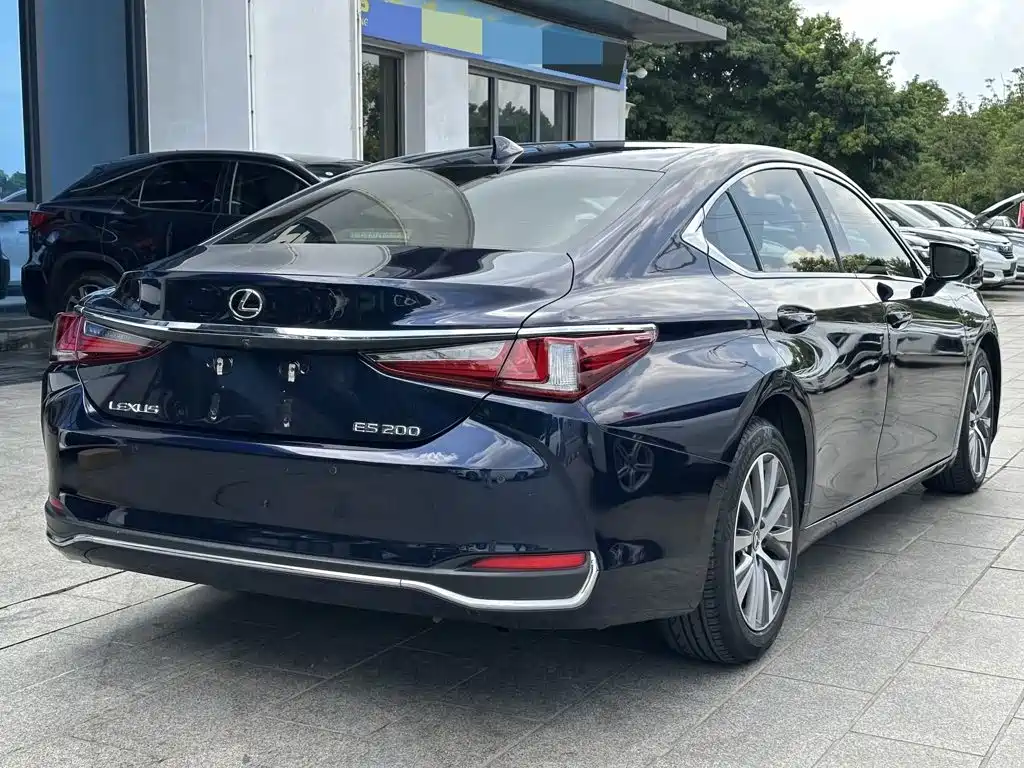 Lexus ES — миниатюра 8