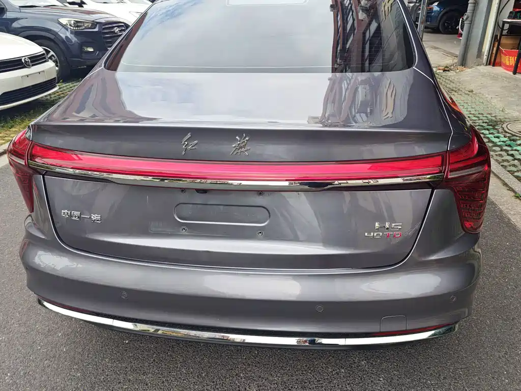 Hongqi Hongqi H5 — миниатюра 10