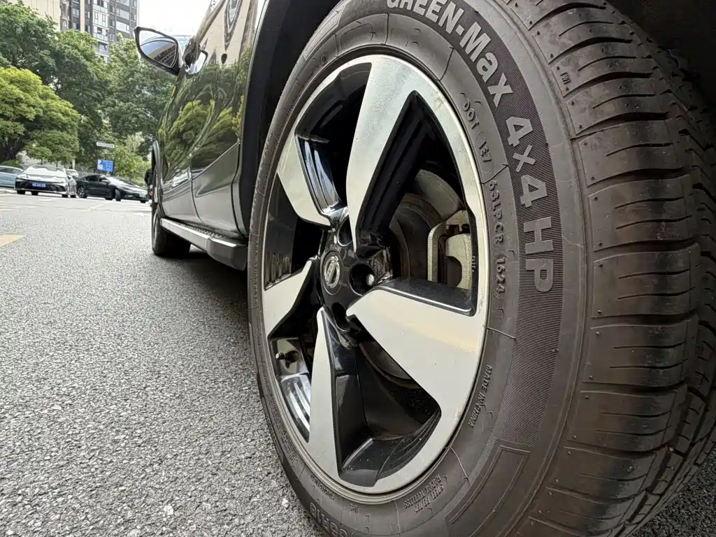 Nissan Qashqai — миниатюра 11