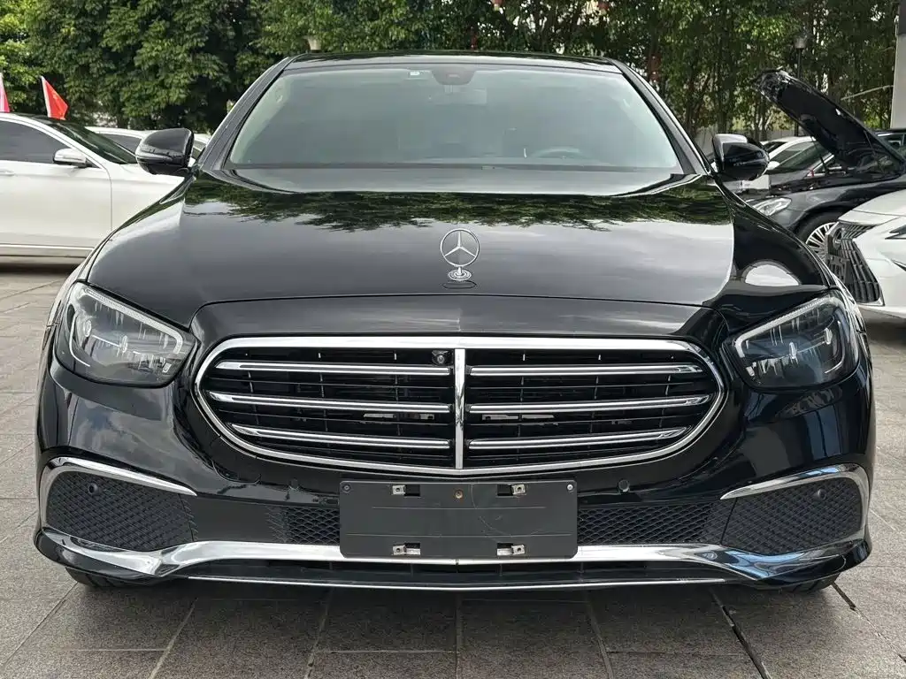 Mercedes-Benz E-Class — миниатюра 3