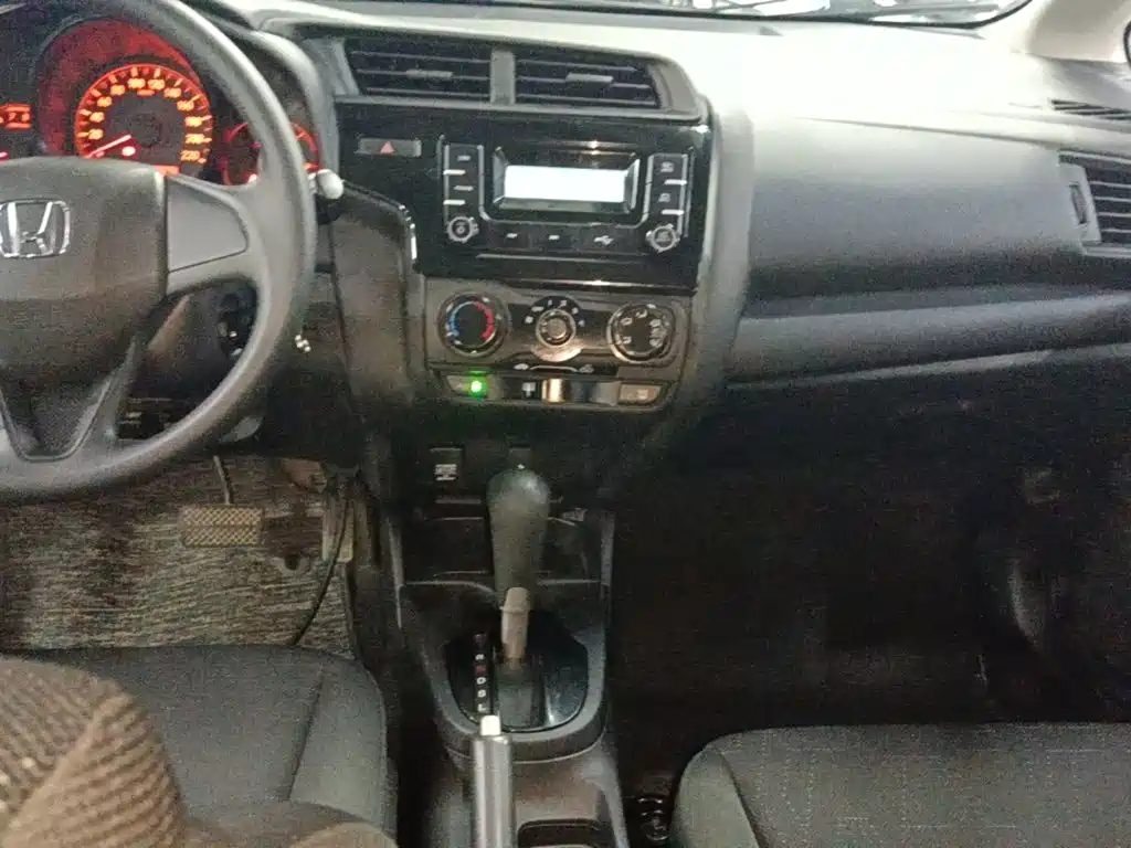 Honda Fit — миниатюра 13