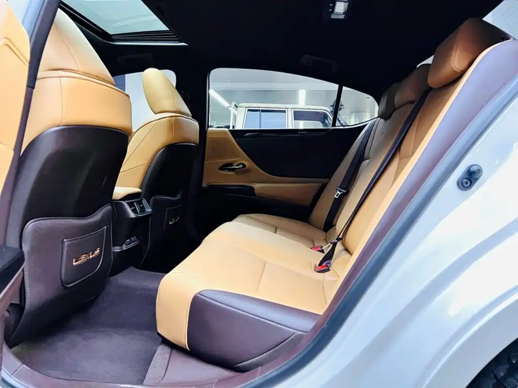 Lexus ES — миниатюра 18