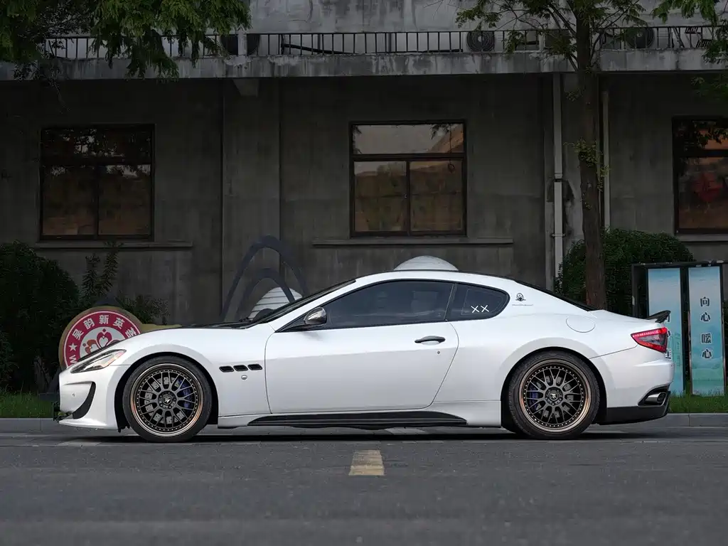 Maserati GranTurismo — миниатюра 4