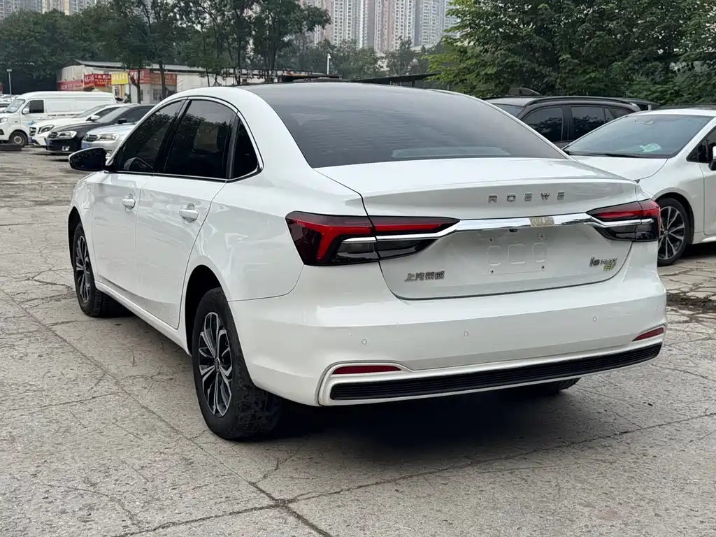 Roewe i6 MAX New Energy — миниатюра 7