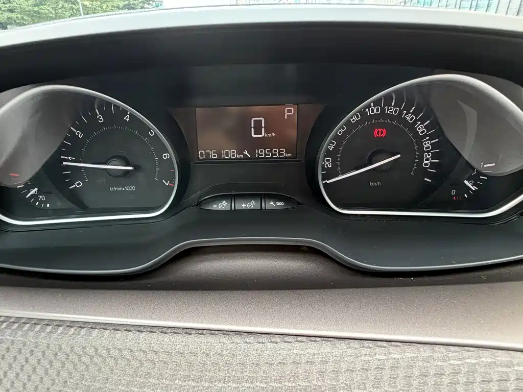 Peugeot 2008 — миниатюра 10